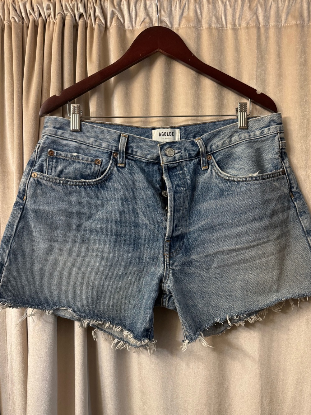 Agolde Frayed Edge Denim Shorts EUC Size 31